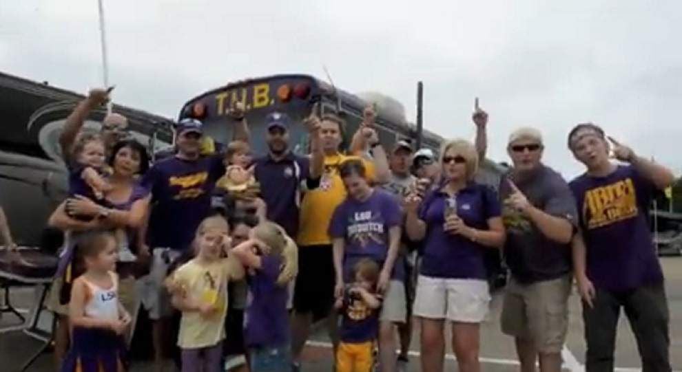 Fans gather at Tiger Stadium for tailgating fun _lowres