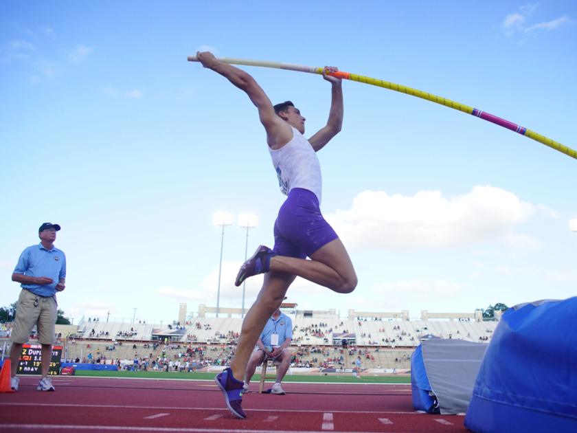 LSU's record-setting pole vaulter Mondo Duplantis giving ...