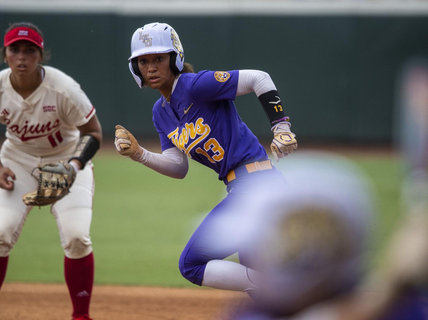 Softball Shuts Out ULL on the Road, 4-0 – LSU