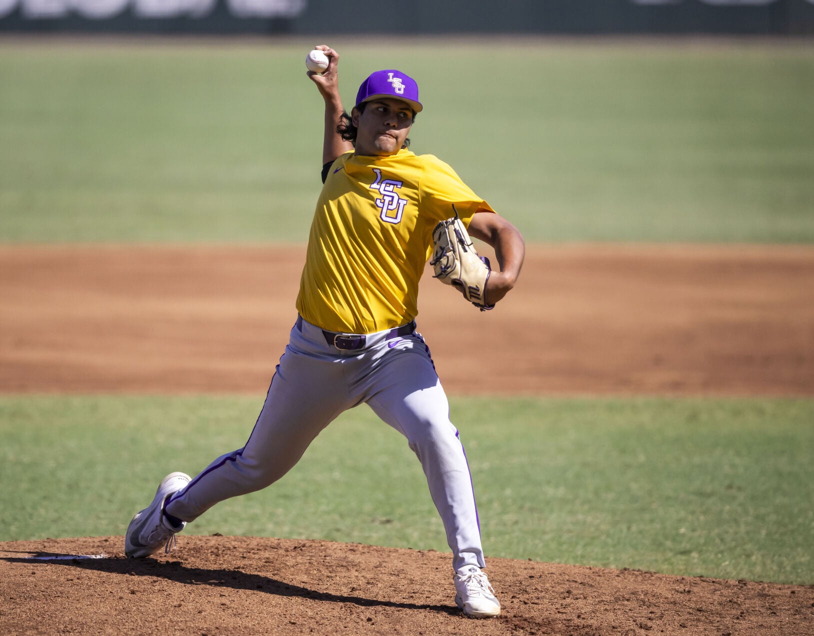 BR.lsufallbaseball2.adv_2463 MJ.JPG
