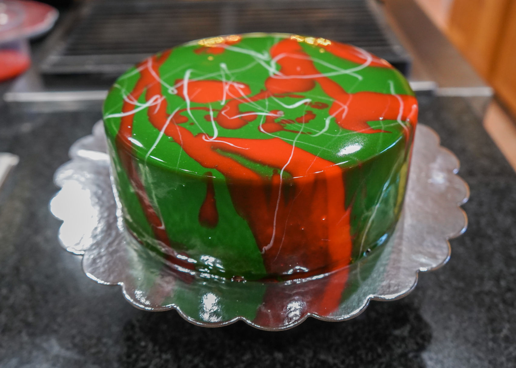 Why a Mirror Glaze Is so Shiny (And How to Make It) - FoodCrumbles