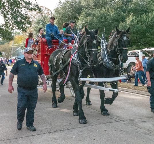 Santa comes to town for St. Francisville Christmas parade St