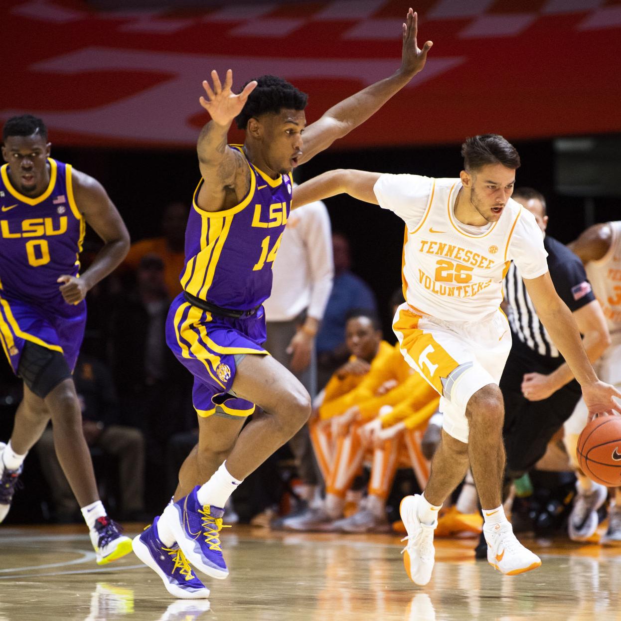 Javonte Smart S 21 Points Lead Lsu Basketball Team To Win Over