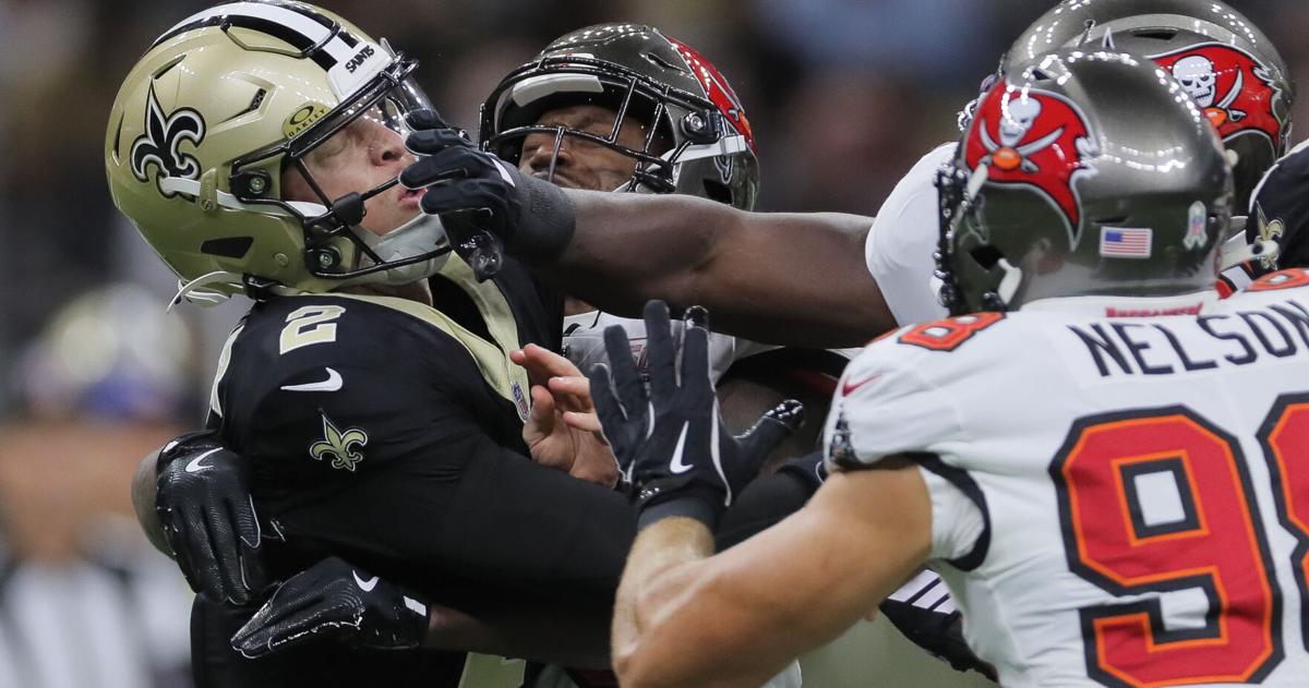 Saints coach Kellen Moore benches Spencer Rattler for Tyler Shough in ugly ...