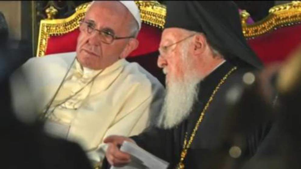 Video: Ecumenical Patriarch Bartholomew I, Pope Francis meet _lowres