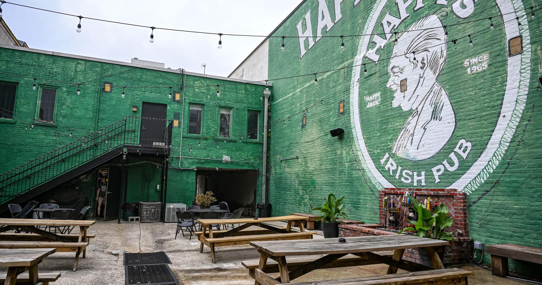 O'Haras Irish Pub opens in former Happy's in Baton Rouge | Food/Restaurants - Vimarsana News