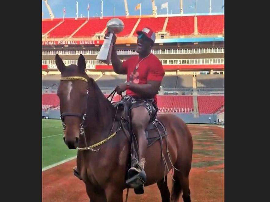 VIDEO: Devin White Rides Horse on Bucs' Field to Celebrate Super Bowl