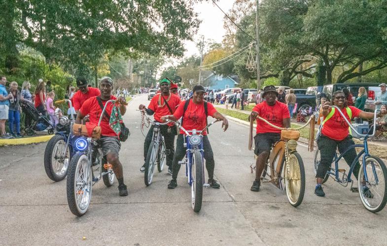 Santa comes to town for St. Francisville Christmas parade St