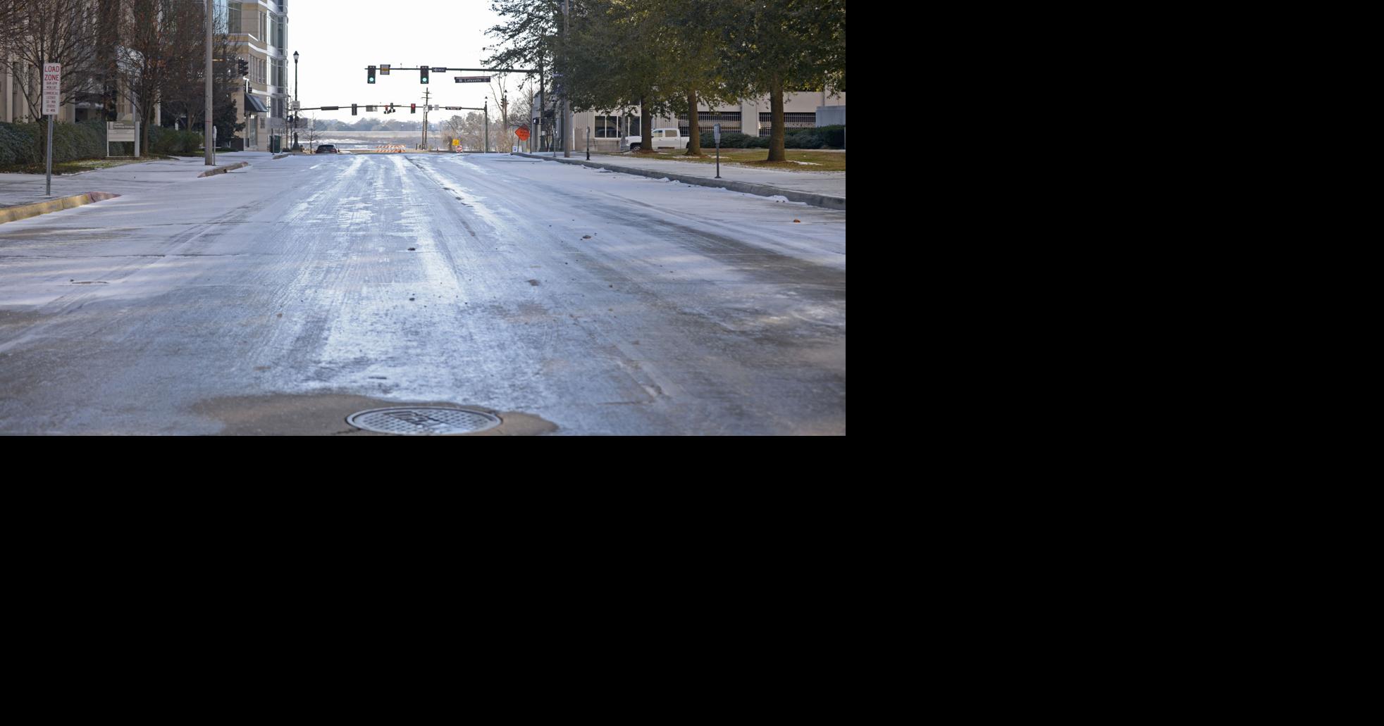 Mayor announces Baton Rouge city-parish government will be closed Monday due to freeze