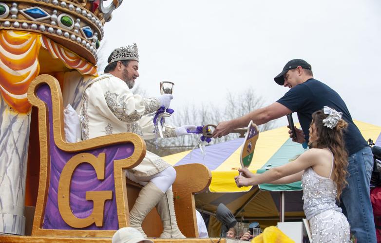 King Gabriel kicks off Mardi Gras parades in Lafayette | Entertainment