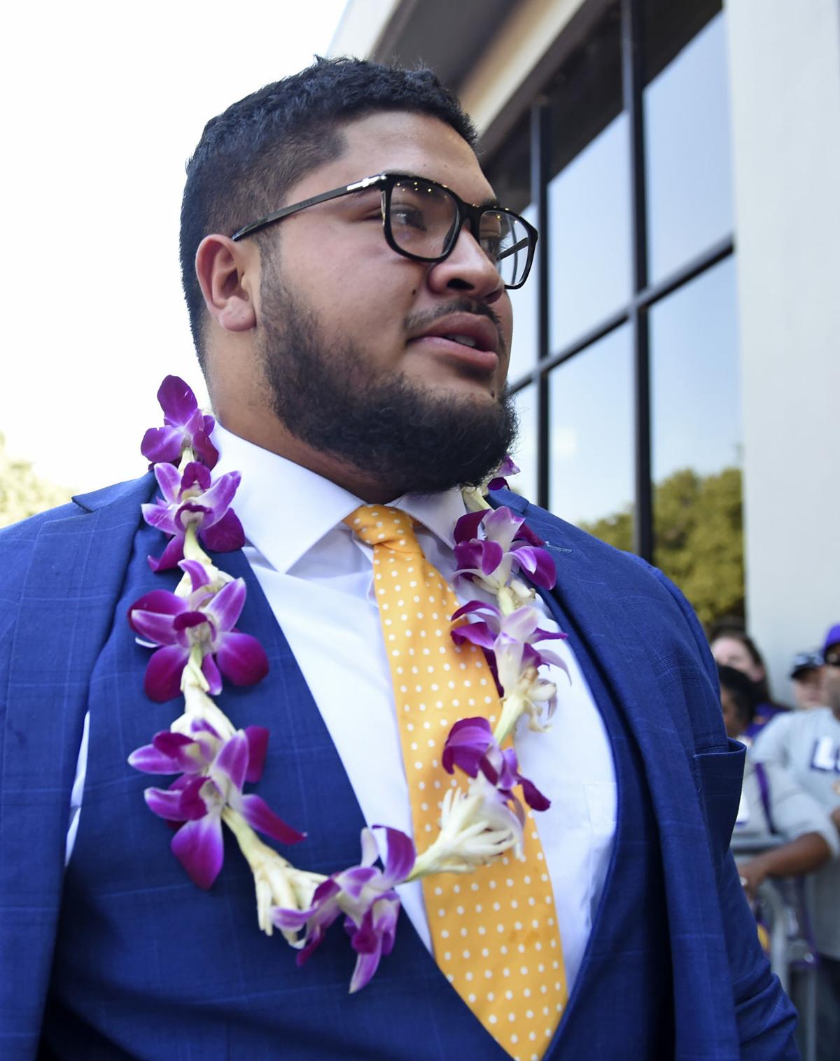 What's a haka? LSU's Breiden Fehoko dishes on dance he performed with