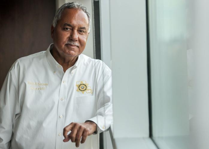 NO.gusman.adv.1191.JPG