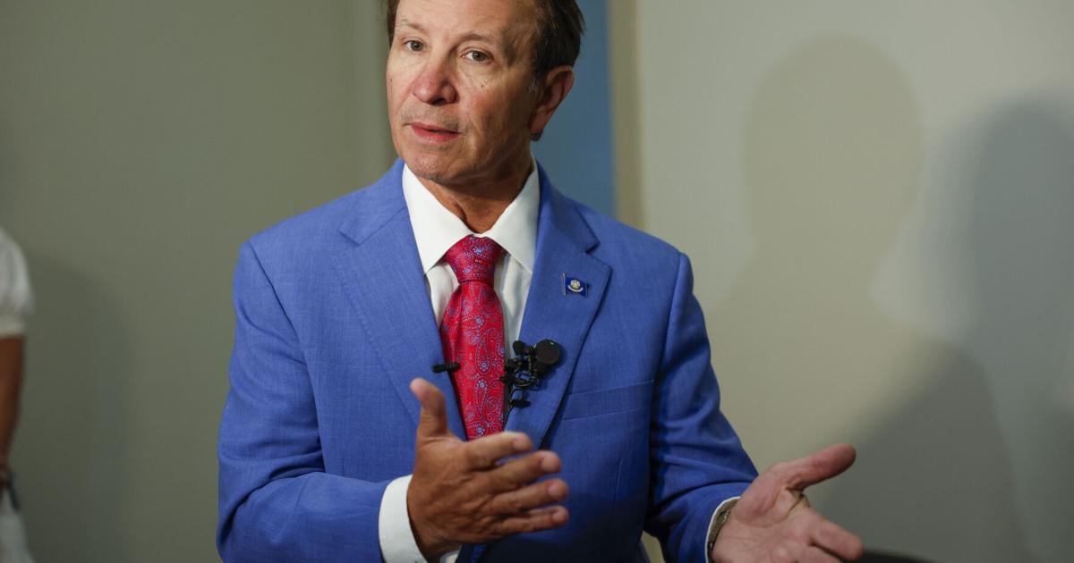 Gouverneur Jeff Landry muss 900 US-Dollar Strafe zahlen, weil er während ...