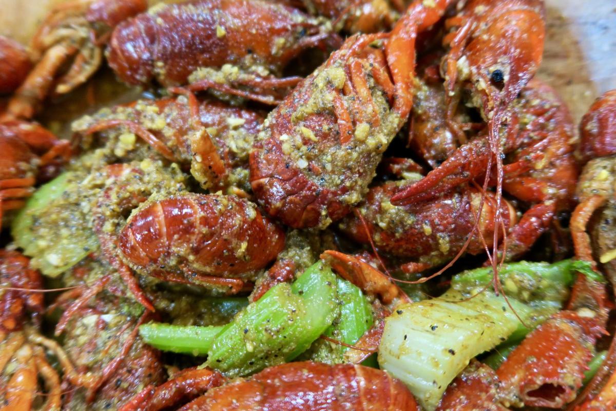 Vietnamese Style Boiled Crawfish Bubbles Up In New Orleans Heres