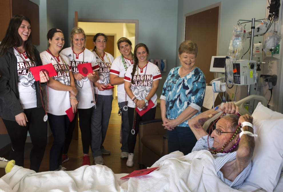 Photos: Lady Cajuns deliver Valentine at Lourdes _lowres