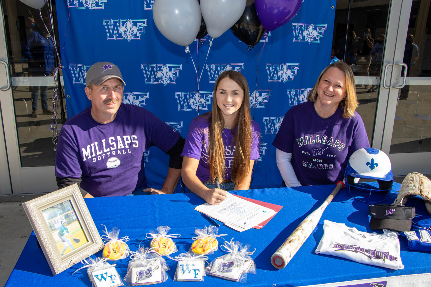 Three athletes from West Feliciana High School sign with colleges - Vimarsana News