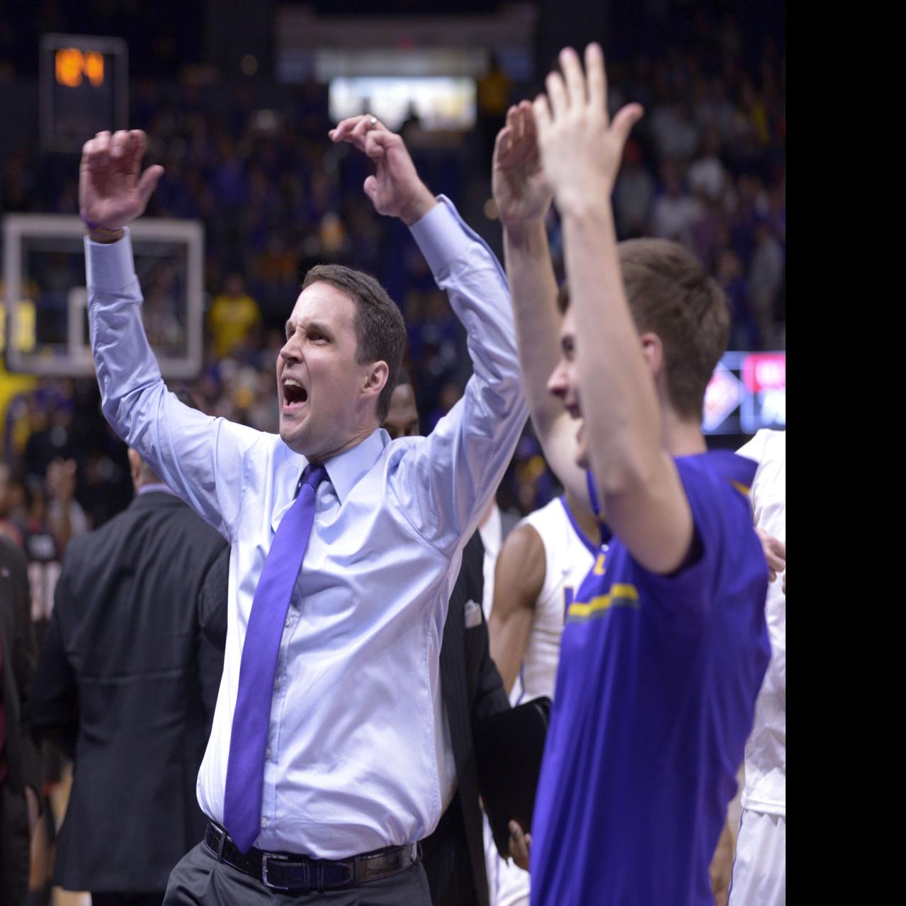 Viva Las Vegas Lsu Basketball Coach Will Wade Adds Neutral Site Game With St Mary S Lsu Theadvocate Com
