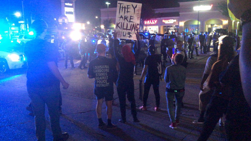 After peaceful start  protesters block Siegen and East Baton Rouge
