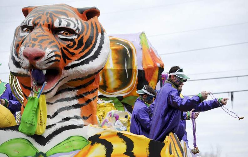 Traditions hold true for Lafayette parades, despite chilly day News