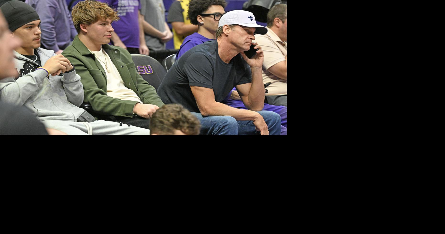 Scott Rabalais: On LSU's QB search and red alerts for the men's, women's basketball teams