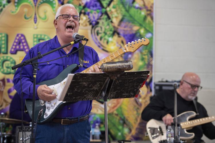 Mardi Gras theme Senior Sock Hop gets toes tapping at Lamar Dixon Expo