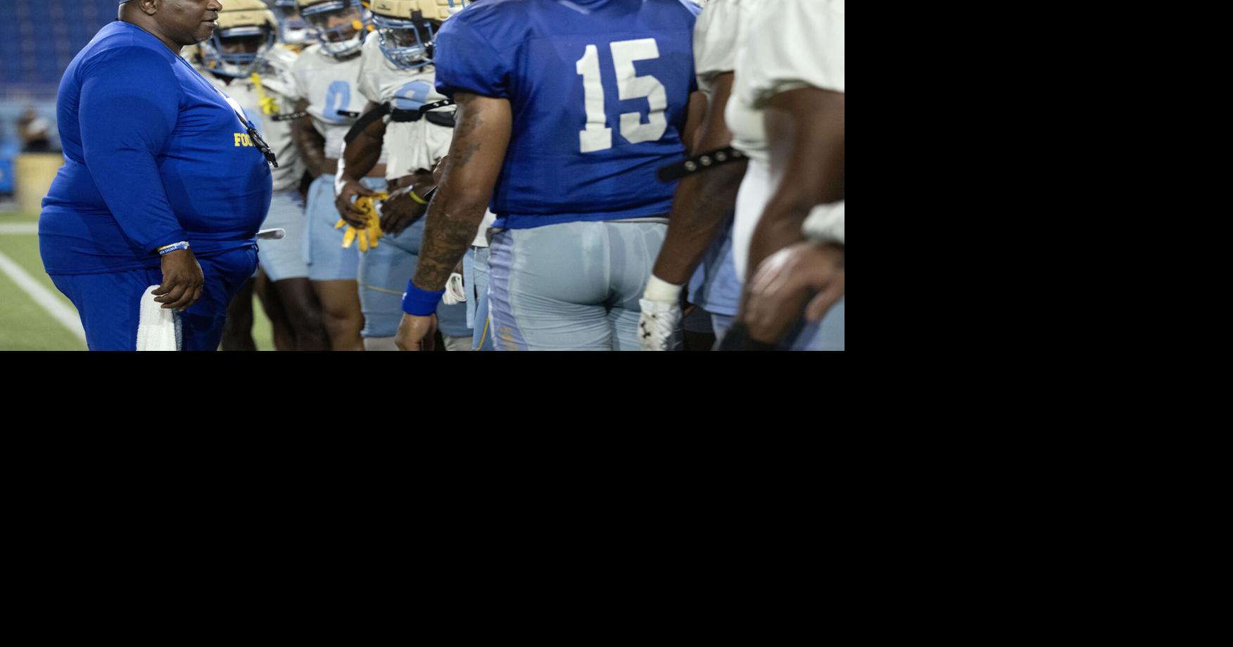 Photos: Southern practices under the night sky Tuesday