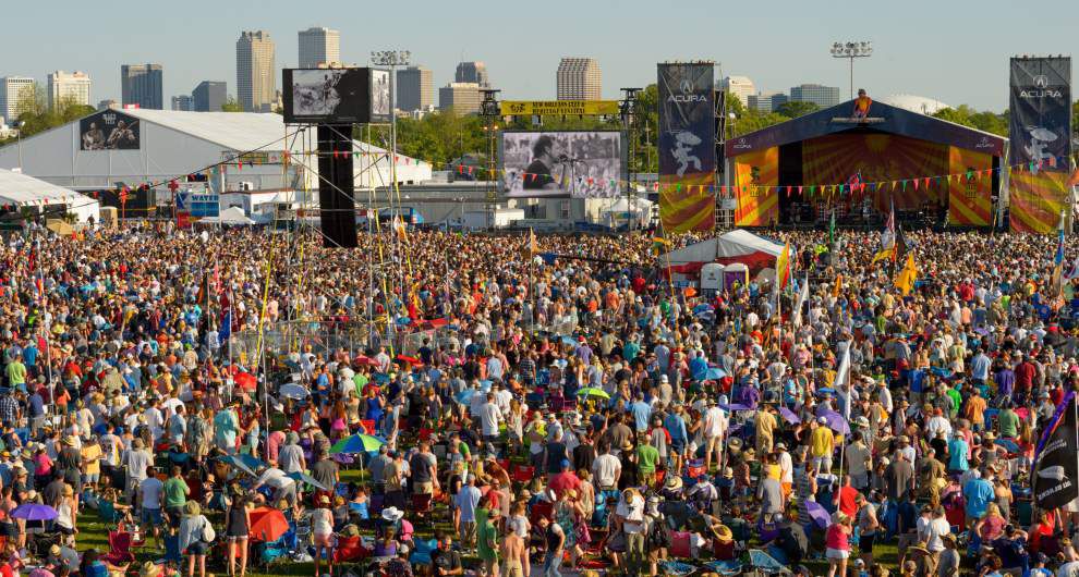 Photos Perfect weather brings skywriting, large crowds at Day 2 of