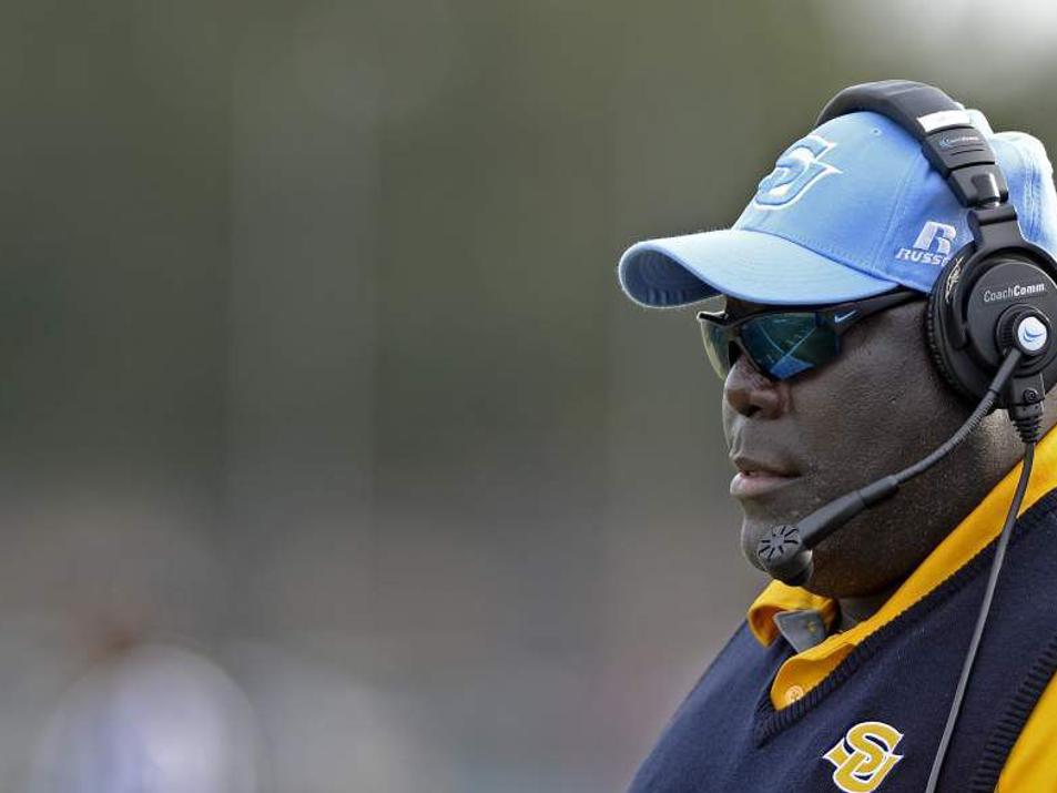 New Look On The Bluff Defensive Coordinator Trei Oliver One Of