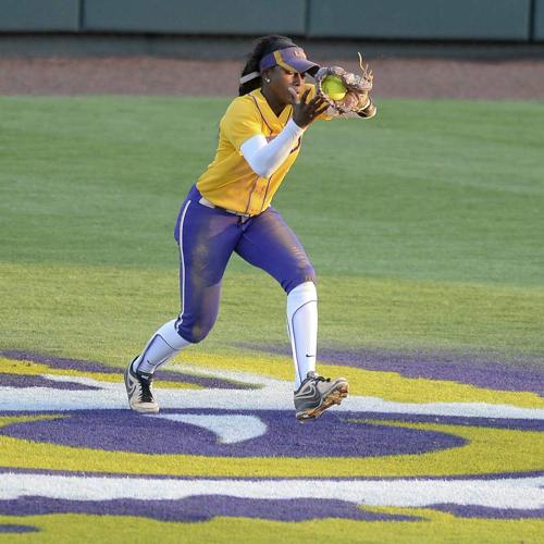 LSU softball 2015 A young pitching staff prepares for a new experience in Tiger Park LSU