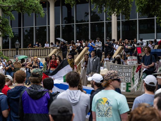 BR.lsuprotest.050424