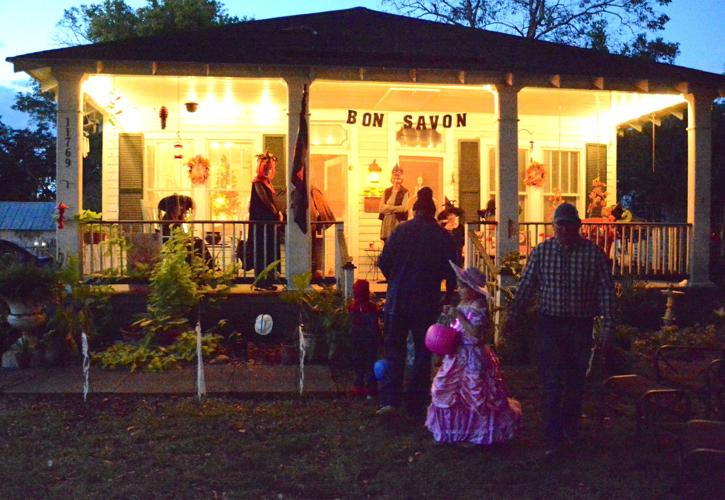 Residents decorate houses, don costumes for Halloween in St