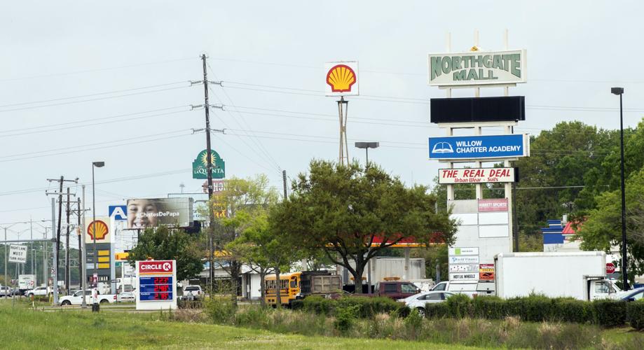 Evangeline Thruway built in '50s with future freeway in mind 200 for