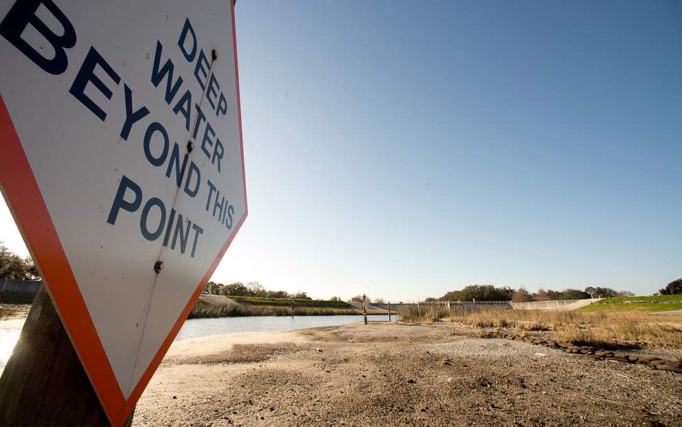 Photos: Wind drives down water levels in Lake Pontchartrain, exposing land _lowres
