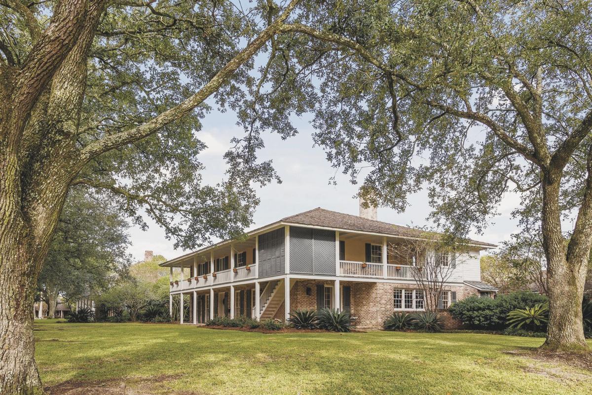 Timeless Town Style In Jefferson Place 7055 Richards Drive Real Estate Theadvocate Com