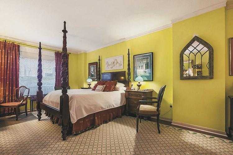 1750 St. Charles Ave., No 204 in the Lower Garden District Real