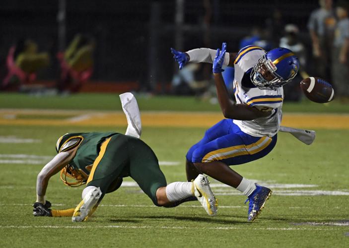 East Ascension rides runners to lopsided victory over Walker High