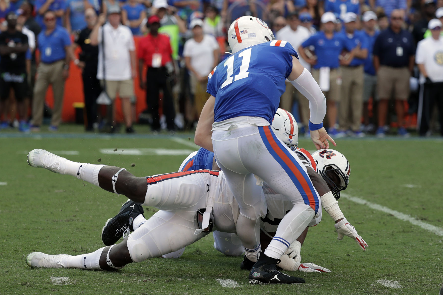 Florida QB Kyle Trask played through sprained MCL in Auburn win