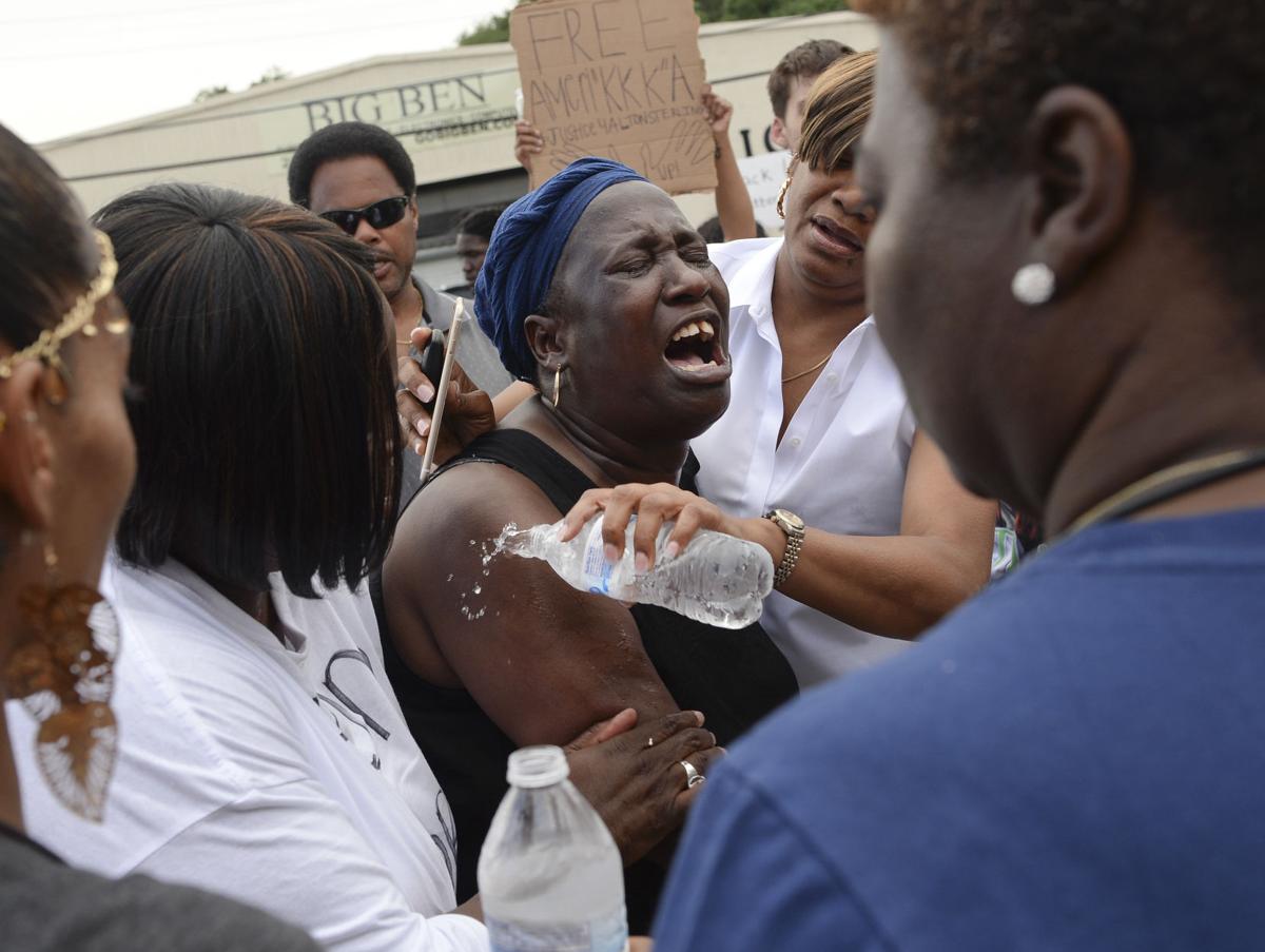 SterlingProtestContinues.070716 HS 504.JPG