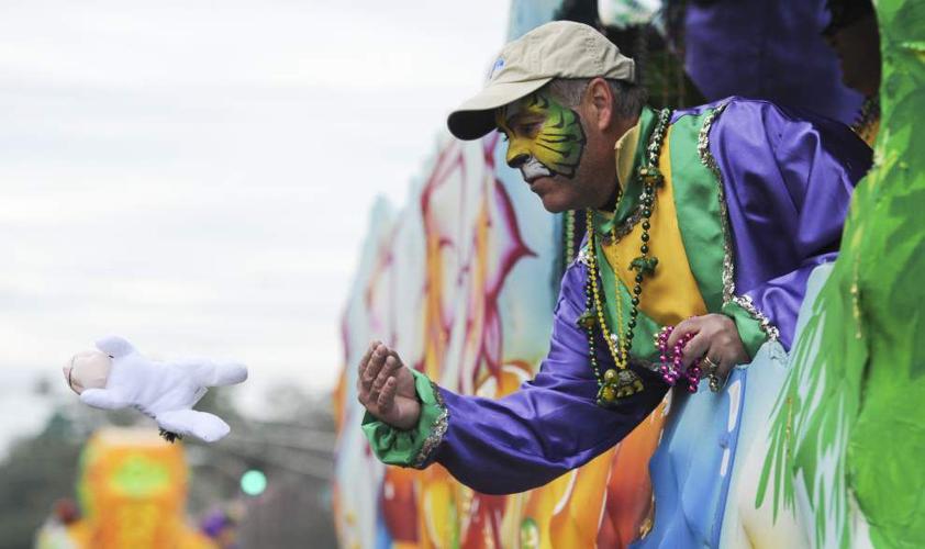 Traditions hold true for Lafayette parades, despite chilly day News