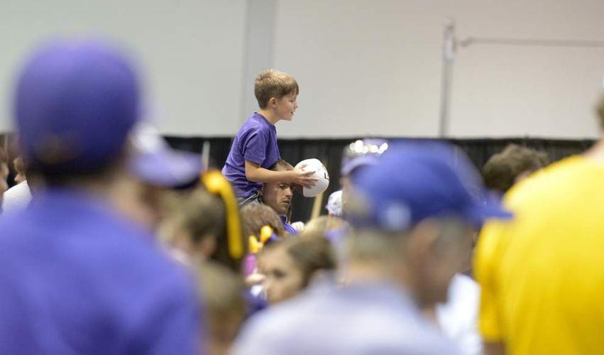 Photos Fans meet, greet LSU football staff, players News
