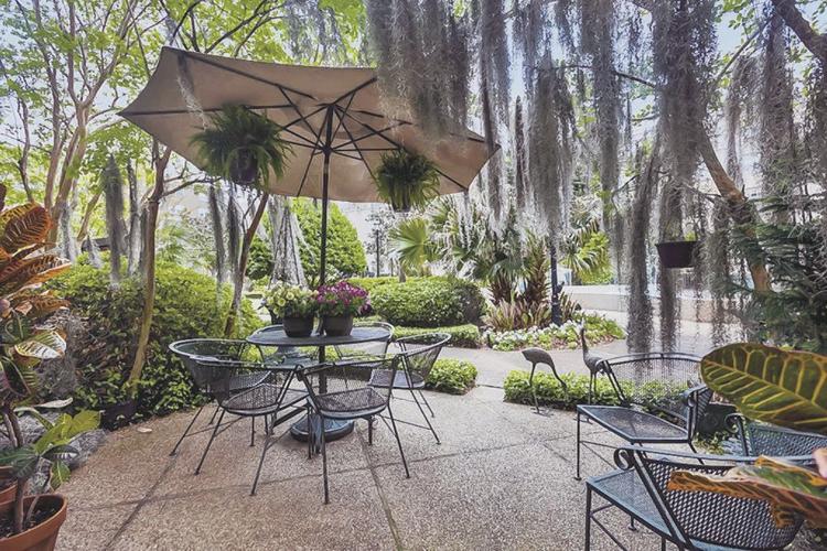 1750 St. Charles Ave., No 204 in the Lower Garden District Real