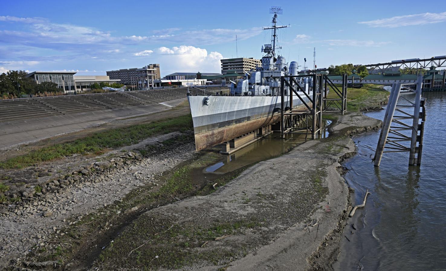 Photos Mississippi River flows low in downtown Baton Rouge Photos
