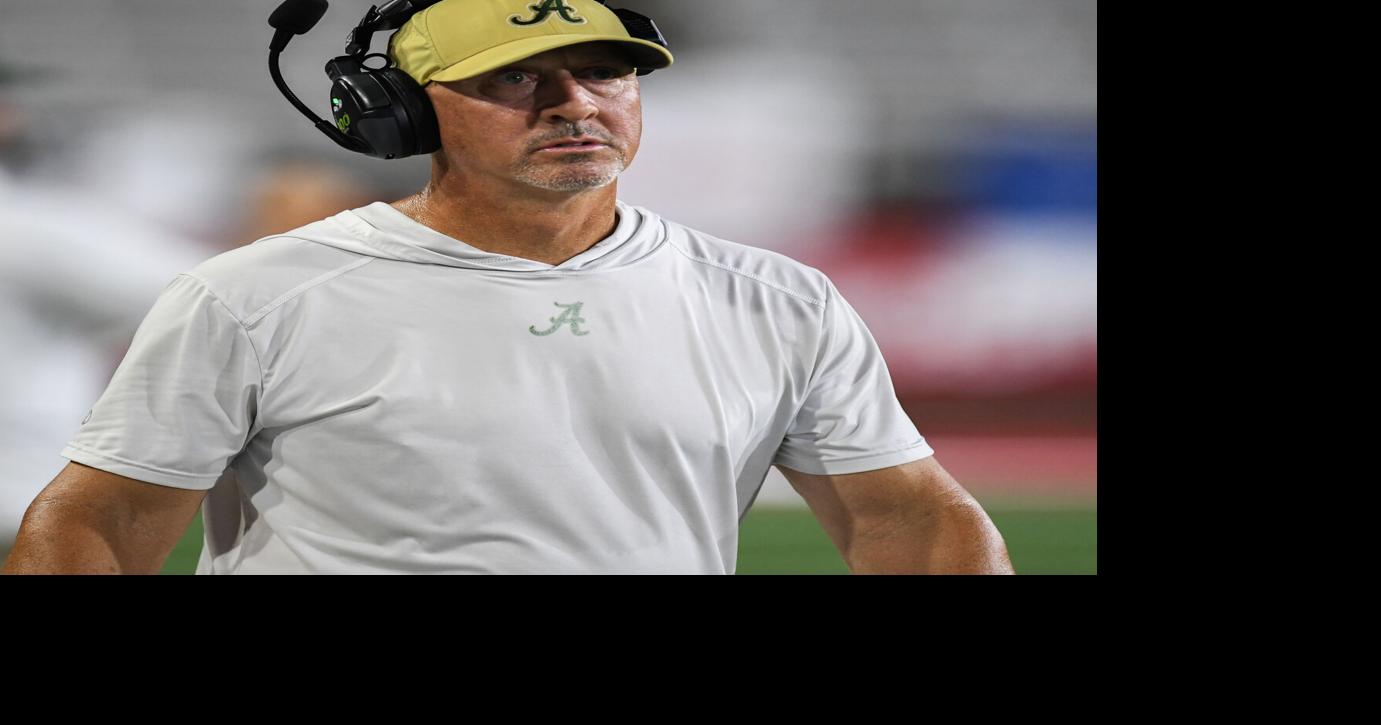 Acadiana High's offensive line takes pride in pounding defenses into submission