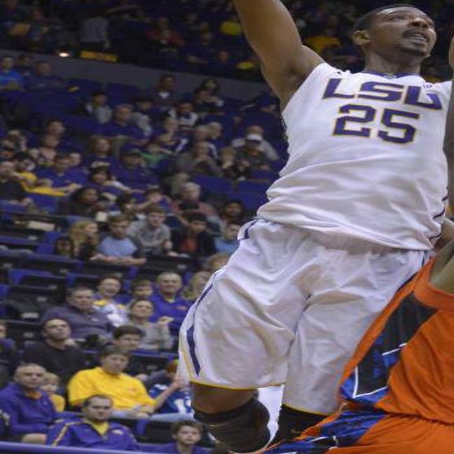 After A Slow Start Lsu Men Power Past Savannah State 75 59 Lsu