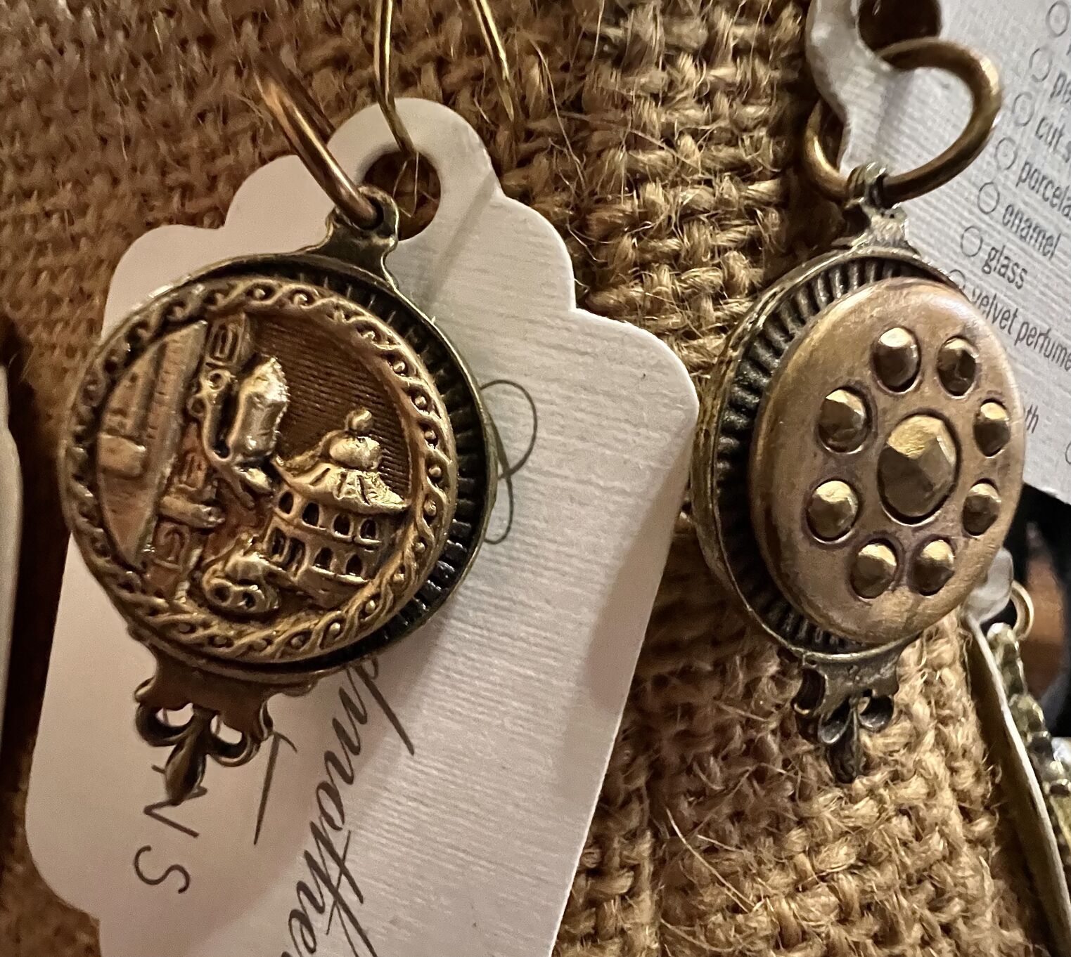Grandmother\'Buttons Vintage Women\'s Bracelet Watch Both of my grandmothers had a watch .like this and both kept  main image 3