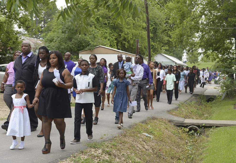 Mourners overwhelmed at 12-year-old’s funeral _lowres