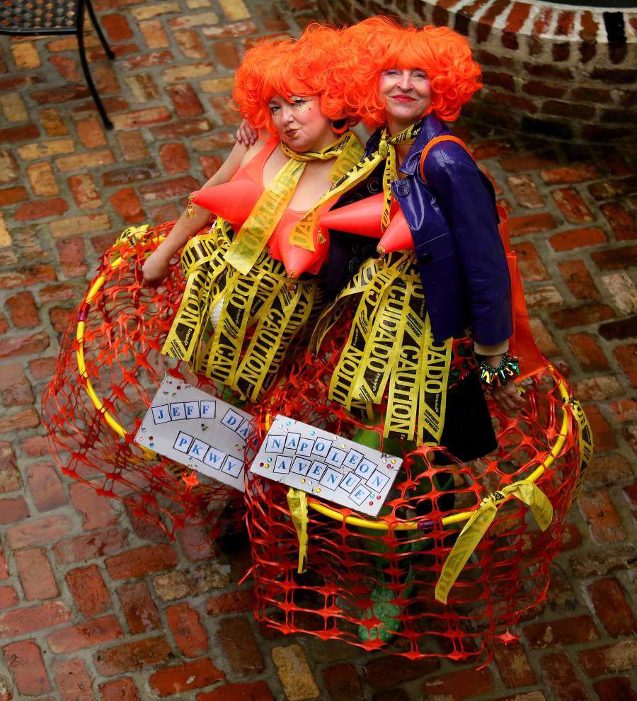 Rex reigns over cold, wet Mardi Gras _lowres