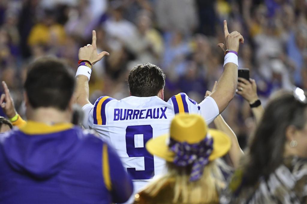 Joe Burrow makes journey from ordinary to legendary at LSU