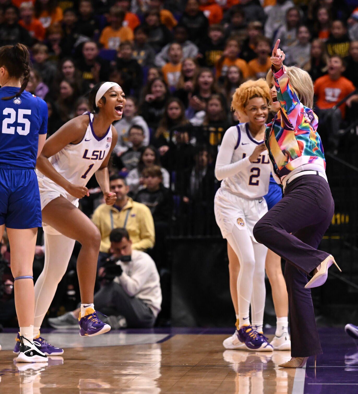 WATCH: LSU Coach Kim Mulkey Shows Off Her Dance Moves In A TikTok With ...