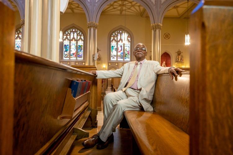 Retired Judge Calvin Johnson receives formal apology